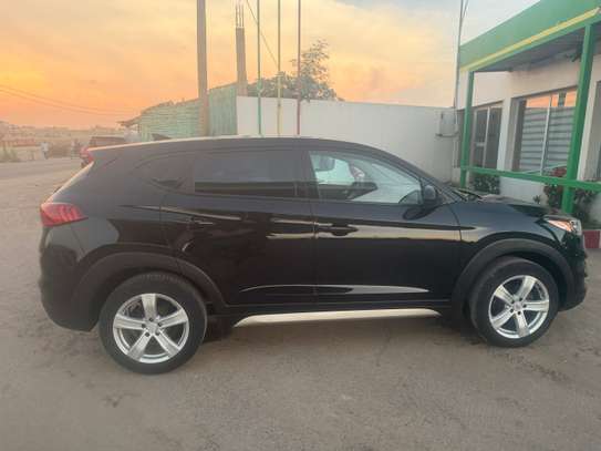 Je vends ma Hyundai Tucson 2020 automatique essence image 4