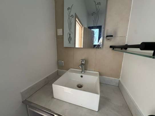 Location magnifique villa F5 Piscine Fann résidence image 4