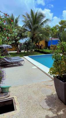 UNE MAGNIFIQUE VILLA & APPARTEMENT INDÉPENDANT – SALY MBOUR image 3
