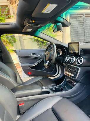Mercdes CLA Luxe image 5