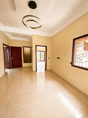 OUAKAM – IMMEUBLE R+2 À VENDRE | 172 m² Ouakam corniche image 2