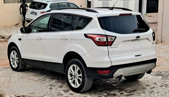 Ford Escape image 7