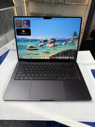 MacBook Pro M5 14 pouces Ram 16Go SSD 512Go image 3