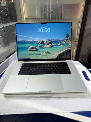 MacBook Pro M2 Pro 16 Pouces SSD 512Go Ram 16Go image 4