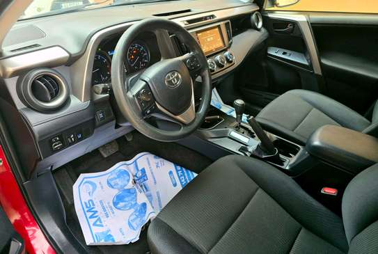 Toyota Rav4 LE AWD 2018 image 6