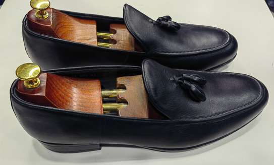 Mocassins cuir marron ou noir pompons homme confort image 4