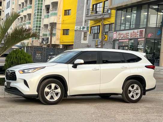 Toyota Highlander 2023 4cylindre image 9