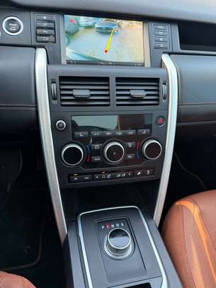 Land Rover Discovery image 6