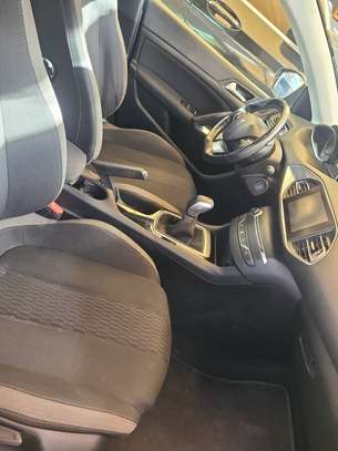 Peugeot 308 2017 image 3