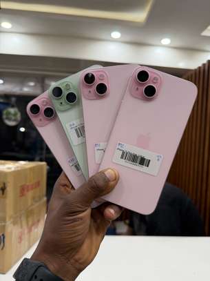 iPhone 13 rose double caméra neuf prêt à l'emploi image 3