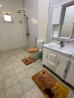 NGAPAROU VILLA LUXUEUSE  CHAMBRE MEUBLE ACCES PISCINE image 10
