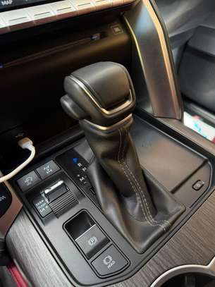 Toyota Land Cruiser 2024 image 10
