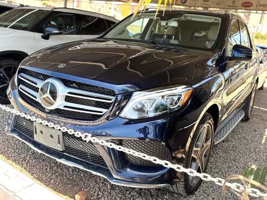 Mercedes Benz GLE400 image 4