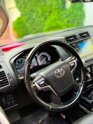 TOYOTA PRADO Lande Cruiser image 11