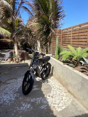 Vélo électrique premium – Type scooter – Neuf image 11