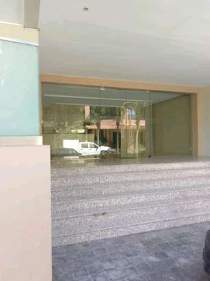 Appartement moderne avec balcon et garage sécurisé image 10