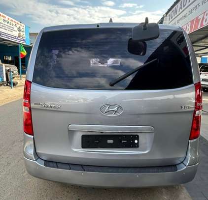 Hyundai Starex 2019, 82000 kms, 12 places diesel boîte auto image 14