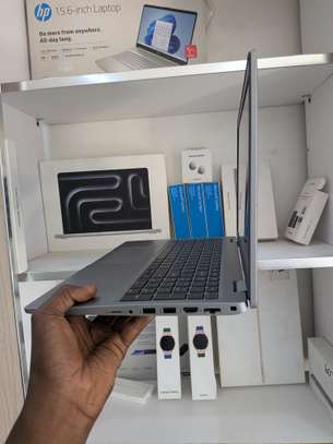 Dell precision 3560 ) i7 11e generation ) 16 ram ) 256 SSD image 4