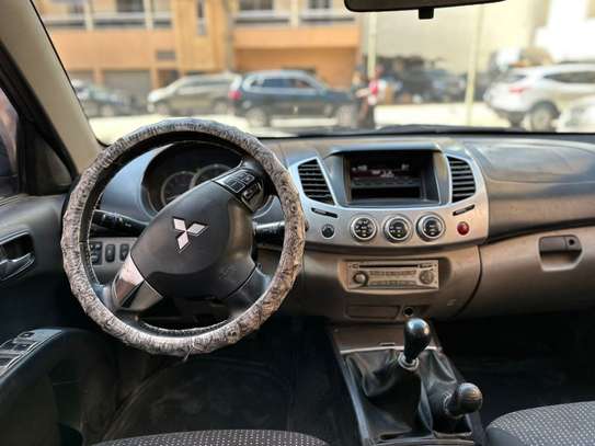 MITSUBISHI L200 2015 image 9