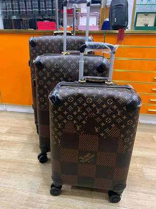 Lot de 3 Valise louis Vuitton Ultra rigide image 4