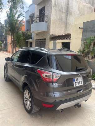 Ford Kuga 2017 gris foncé automatique essence image 9