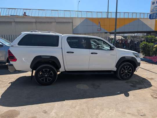 Toyota HILUX 2021 invincible image 6