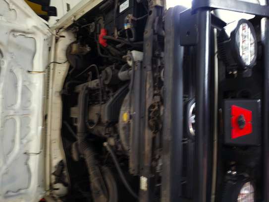 Land cruiser 76 image 11