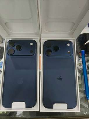 IPHONE 17 PRO MAX image 2