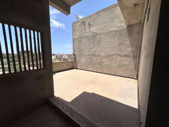 Maison R+3 à vendre à Ndiakhirate image 10