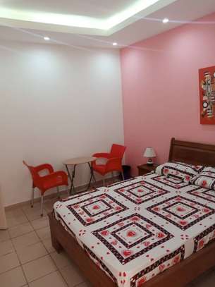 Chambre meublée à louer par mois image 5