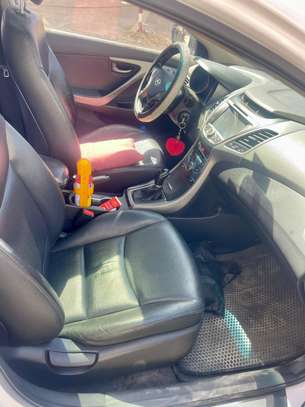 Voiture Hyundai avante a louer image 4