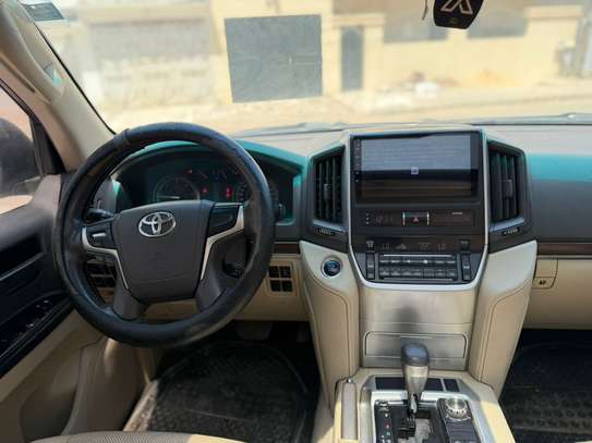Toyota Land Cruiser V8 - Année *2021* - image 9