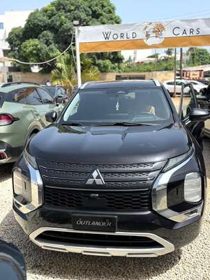 Mitsubishi Outlander image 5