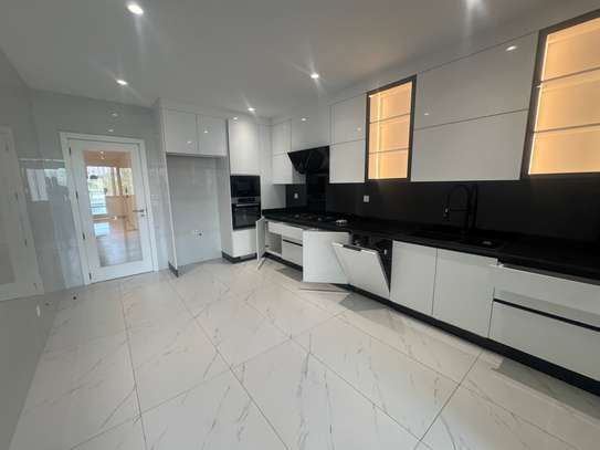 Appartement à vendre aux Almadie 4 chambres King watts image 3