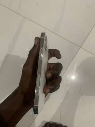 iPhone 12pro image 3