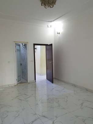 APPARTEMENT A LOUER AUX POINT E image 8