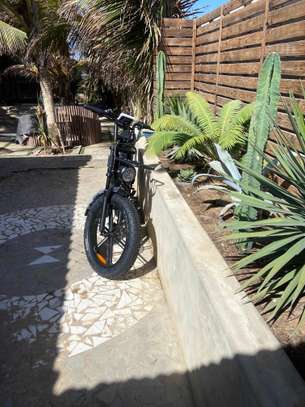 Vélo électrique premium – Type scooter – Neuf image 3