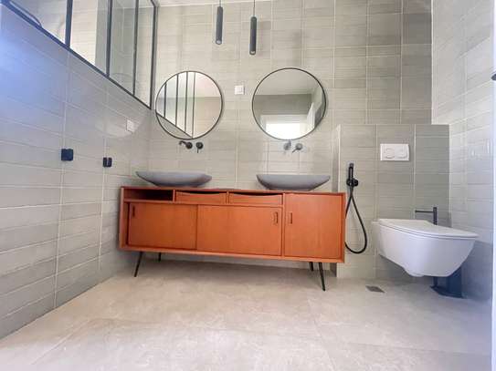 PLATEAU : Triplex 4 chambres à louer – Résidence Oliviers image 2