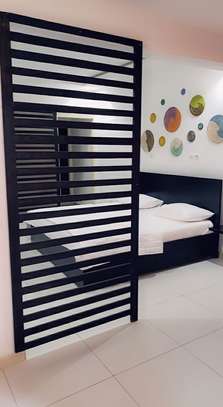 Chambre meublée à louer par mois image 2