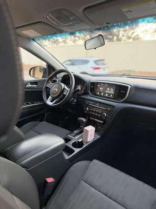 KIA SPORTAGE image 5