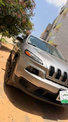 Location Jeep Cherokee image 9