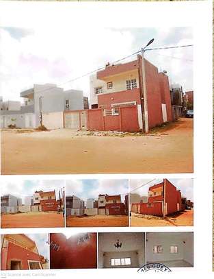 Maison 2 étages grand terrain quartier calme image 5