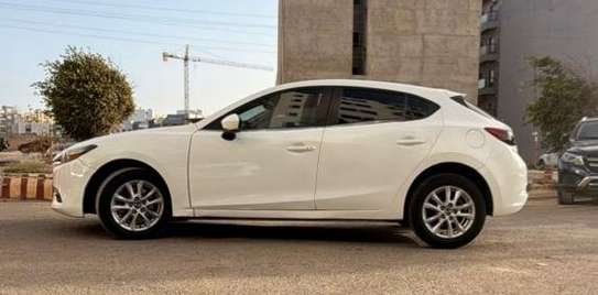 Location Mazda3 Coupée image 4