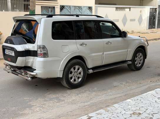 Mistubichi pajero 2015 image 10