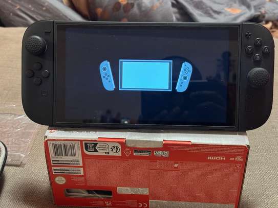 Nintendo Switch 2 NEUVE + 2 jeux (FC26  Street Fighter 6) image 4