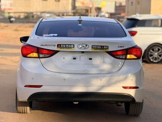 Hyundai avante 2015 image 3
