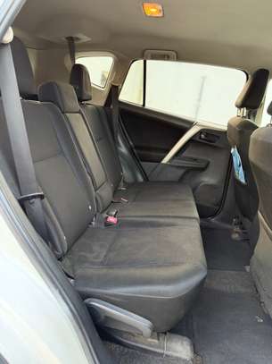Toyota rav4 image 9