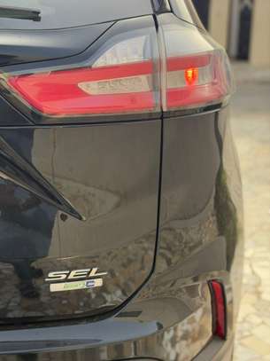 Ford edge SEL image 5