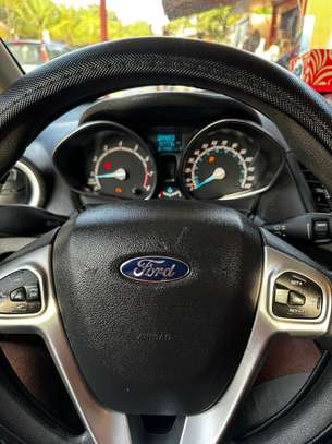 Ford Fiesta SE 2017 image 7