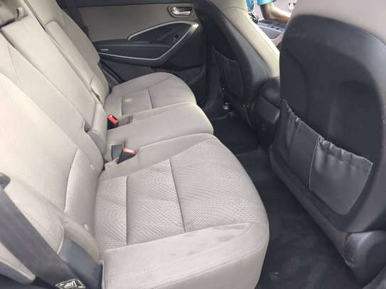 Hyundai santa fe 2016 image 4